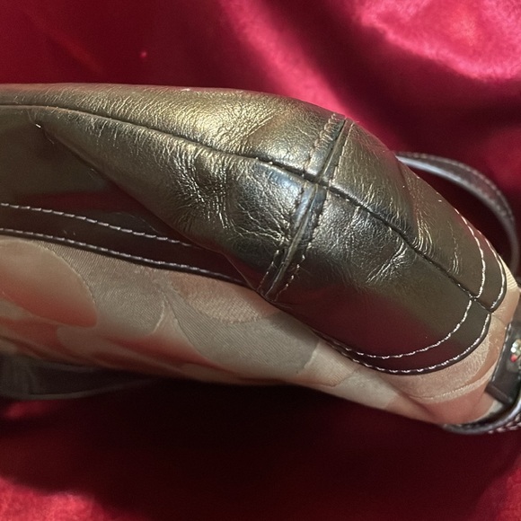 Vintage Coach VGUC - Picture 4 of 10